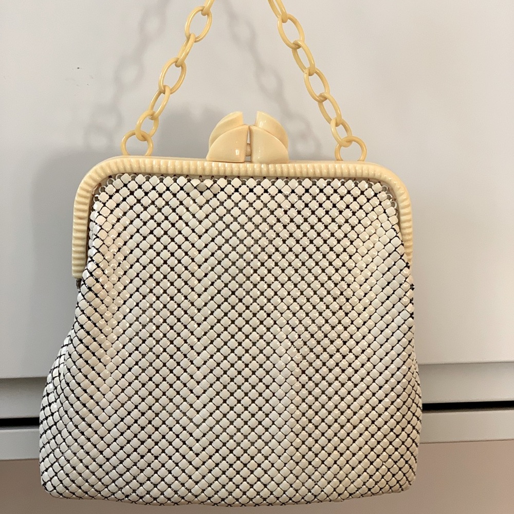 1950/60’s enamel “chain mail” purse, w/Bakelite